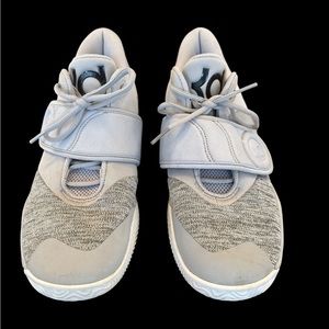 Nike KD Trey 5‎ VI Wolf Grey  Size 9 Very Good-Excellent